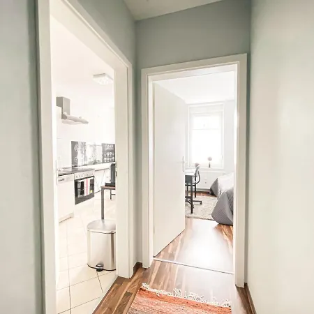 Gemuetliche Fusslaeufig Am Markkleeberger Markkleeberg