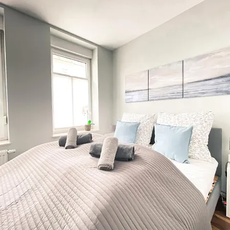 Gemuetliche Fusslaeufig Am Markkleeberger