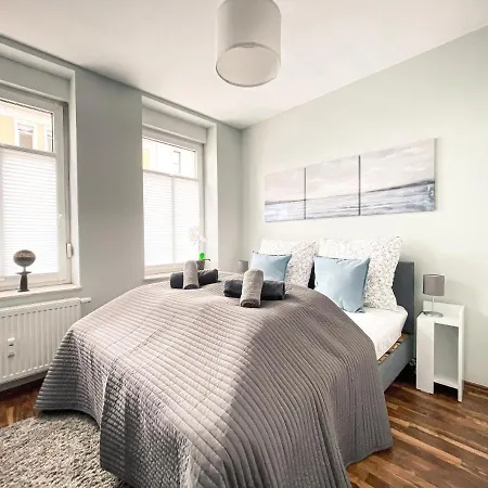 Gemuetliche Fusslaeufig Am Markkleeberger Markkleeberg